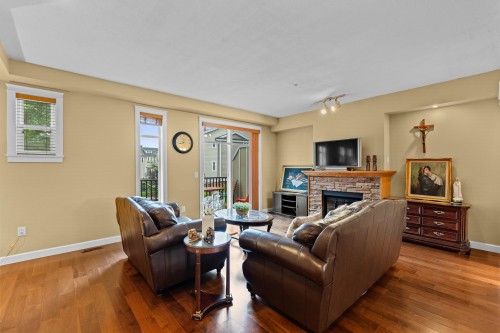 72-20738 84 Avenue, Langley, BC - Indoor Photo Showing Living Room With Fireplace