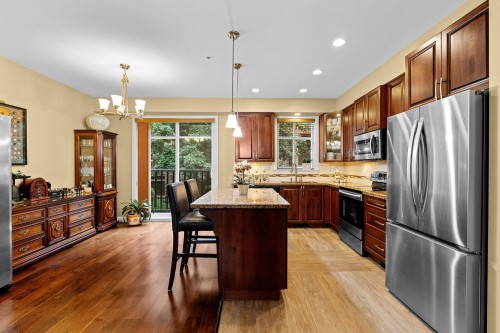 72-20738 84 Avenue, Langley, BC - Indoor Photo Showing Kitchen With Double Sink With Upgraded Kitchen