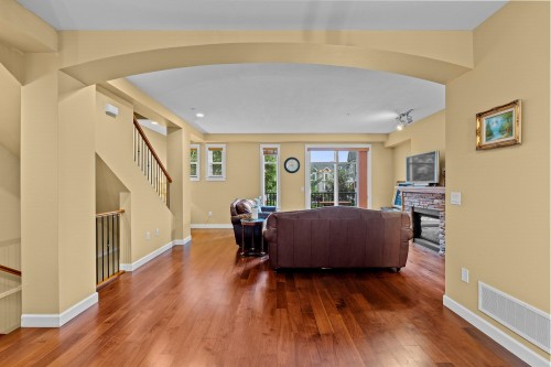 72-20738 84 Avenue, Langley, BC - Indoor Photo Showing Living Room
