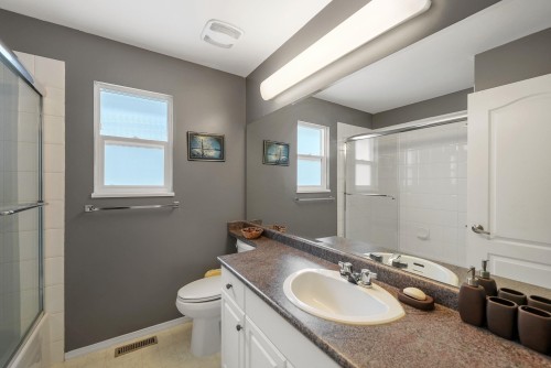 18568 64B Avenue, Surrey, BC 