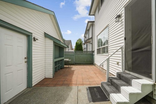 18568 64B Avenue, Surrey, BC 