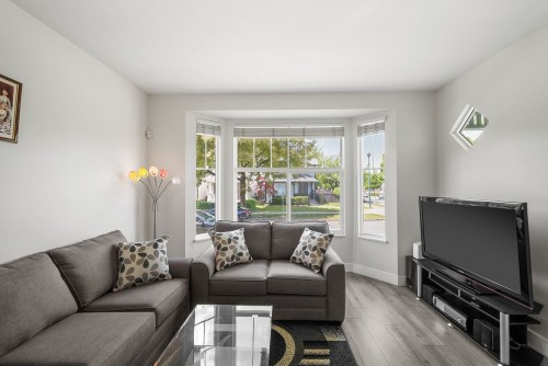 18568 64B Avenue, Surrey, BC 
