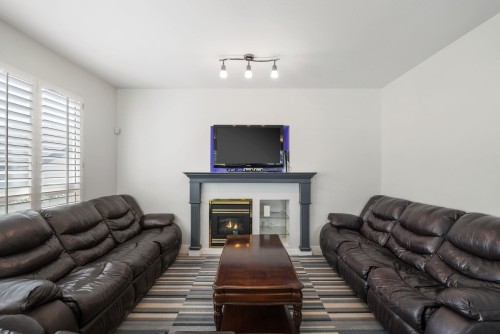 18568 64B Avenue, Surrey, BC 