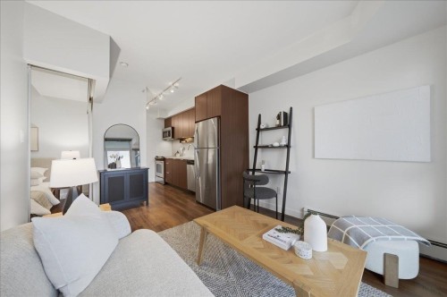 1211-13308 Central Avenue  Surrey, BC V3T 0M4