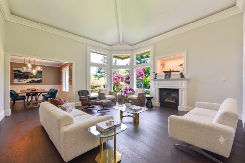 16533 26 Avenue, Surrey, BC - Indoor Photo Showing Living Room With Fireplace