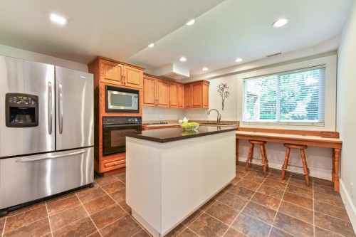 16533 26 Avenue, Surrey, BC - Indoor Photo Showing Kitchen