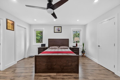 16166 92 Avenue, Surrey, BC - Indoor Photo Showing Bedroom