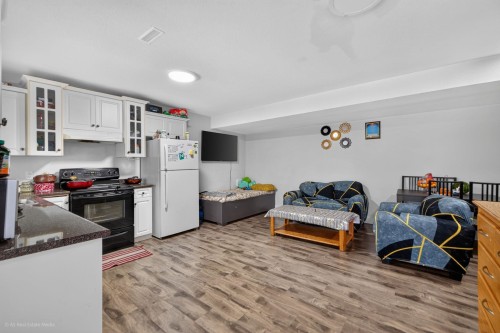 16166 92 Avenue, Surrey, BC - Indoor Photo Showing Kitchen