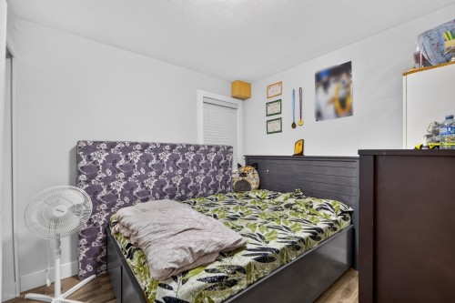 16166 92 Avenue, Surrey, BC - Indoor Photo Showing Bedroom