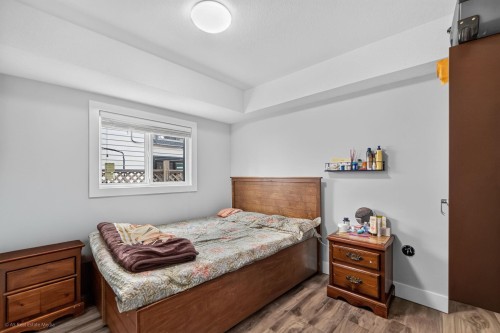 16166 92 Avenue, Surrey, BC - Indoor Photo Showing Bedroom