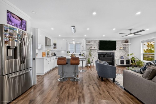 16166 92 Avenue, Surrey, BC - Indoor With Fireplace