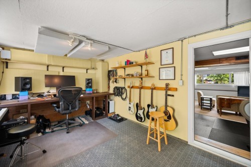 5933 Angus Place, Surrey, BC 