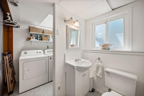 5933 Angus Place, Surrey, BC 