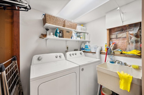 5933 Angus Place, Surrey, BC 