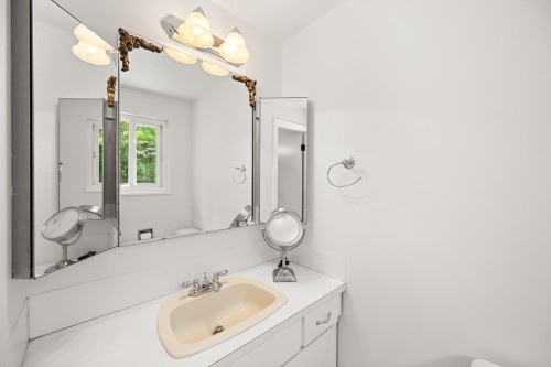 5933 Angus Place, Surrey, BC 
