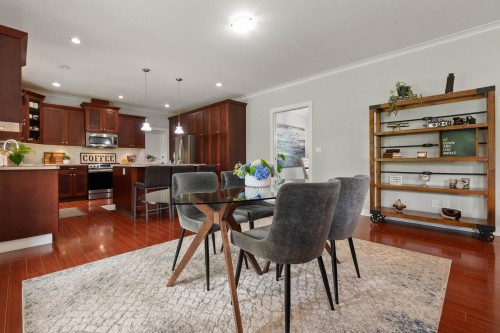 608 Arnold Road, Abbotsford, BC - Indoor Photo Showing Dining Room