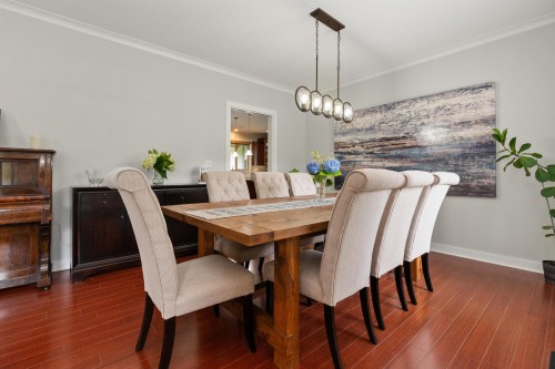 608 Arnold Road, Abbotsford, BC - Indoor Photo Showing Dining Room