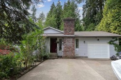 10595 154a Street Surrey, BC V3R 4K2