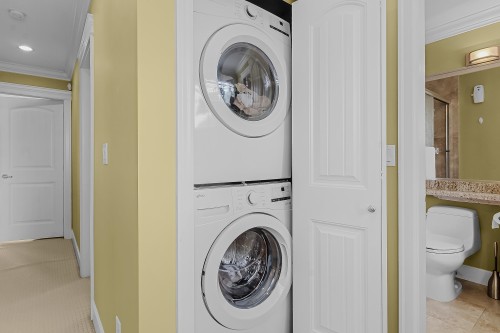 19913 72 Avenue, Langley, BC - Indoor Photo Showing Laundry Room