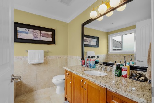 19913 72 Avenue, Langley, BC - Indoor Photo Showing Bathroom