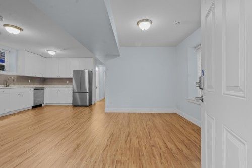 19913 72 Avenue, Langley, BC - Indoor Photo Showing Kitchen