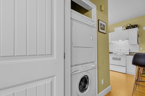 19913 72 Avenue, Langley, BC - Indoor Photo Showing Laundry Room