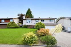 3733 Dunsmuir Way Abbotsford, BC V4E 1E4
