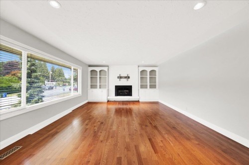2690 Sheffield Way, Abbotsford, BC 