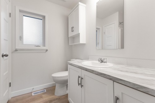 19-24330 Fraser Highway, Langley, BC 