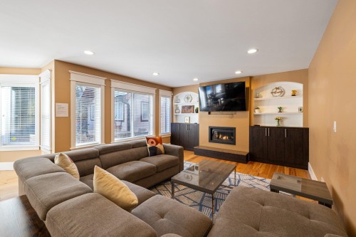 15355 80A Avenue, Surrey, BC - Indoor Photo Showing Living Room With Fireplace