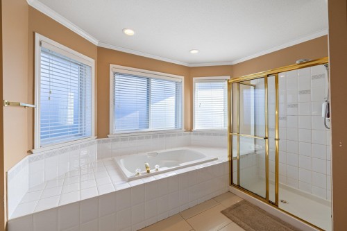 15355 80A Avenue, Surrey, BC - Indoor Photo Showing Bathroom