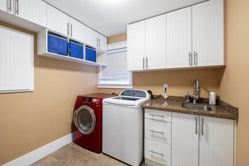 15355 80A Avenue, Surrey, BC - Indoor Photo Showing Laundry Room