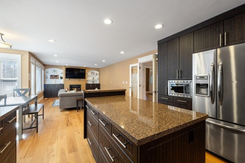15355 80A Avenue, Surrey, BC - Indoor Photo Showing Kitchen With Upgraded Kitchen