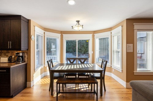 15355 80A Avenue, Surrey, BC - Indoor Photo Showing Dining Room