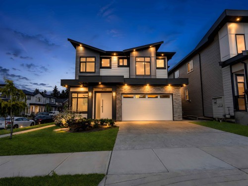 7532 205 Street  Langley, BC V2Y 1V5