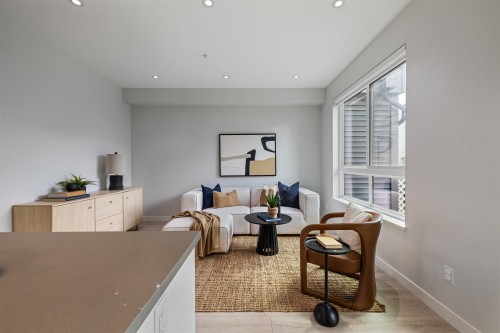 22-20057 82 Avenue, Langley, BC - Indoor