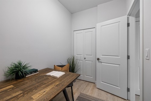 22-20057 82 Avenue, Langley, BC - Indoor