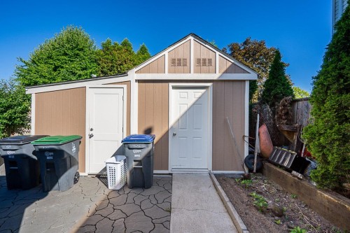18656 64A Avenue, Surrey, BC 
