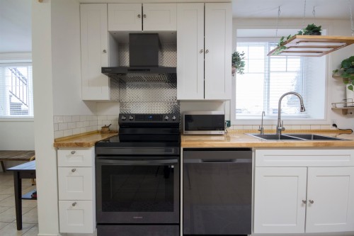 12136 100A Avenue, Surrey, BC 