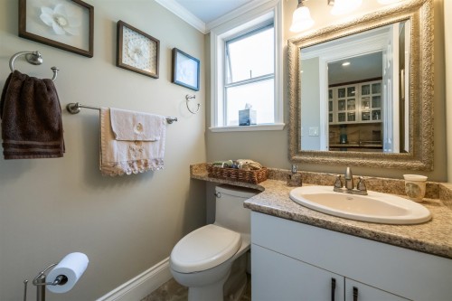15239 29A Avenue, Surrey, BC - Indoor Photo Showing Bathroom