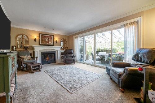 15239 29A Avenue, Surrey, BC - Indoor Photo Showing Living Room With Fireplace