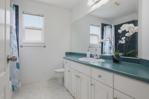 18503 64B Avenue, Surrey, BC 