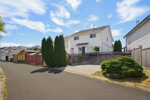 18503 64B Avenue, Surrey, BC 