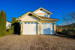 3302 168 Street Surrey, BC V3Z 1E4