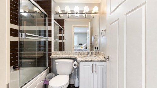 14771 58B Avenue, Surrey, BC - Indoor Photo Showing Bathroom