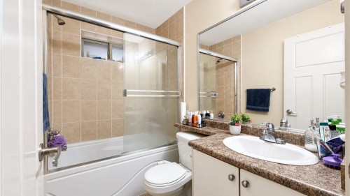 14771 58B Avenue, Surrey, BC - Indoor Photo Showing Bathroom