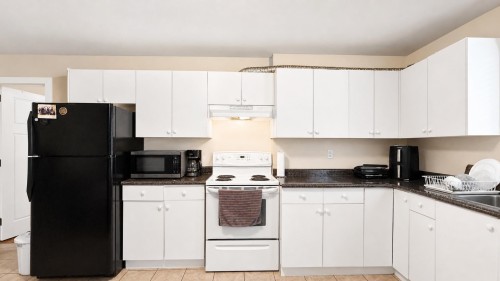 14771 58B Avenue, Surrey, BC - Indoor Photo Showing Kitchen