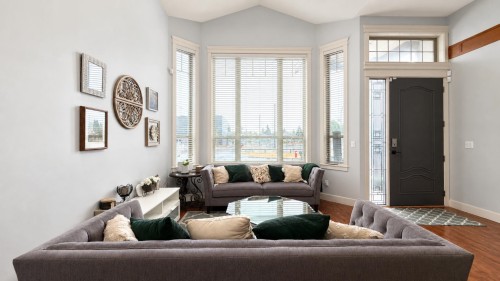14771 58B Avenue, Surrey, BC - Indoor Photo Showing Living Room