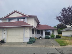 38-31406 Upper Maclure Road Abbotsford, BC V2T 5L8