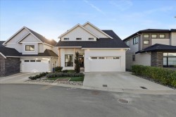17-4217 Old Clayburn Road Abbotsford, BC V3G 1L5